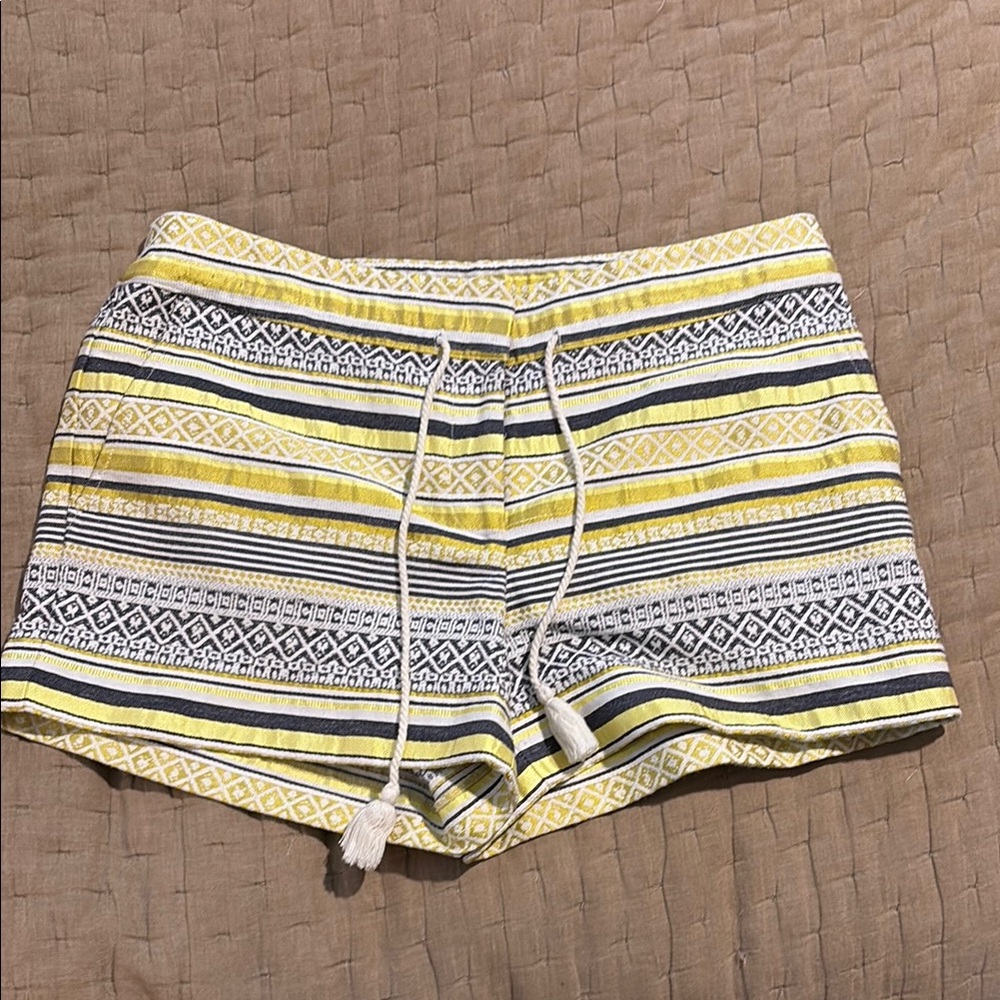 Ann Taylor Lift Yellow Patterned Rivera Shorts size 8